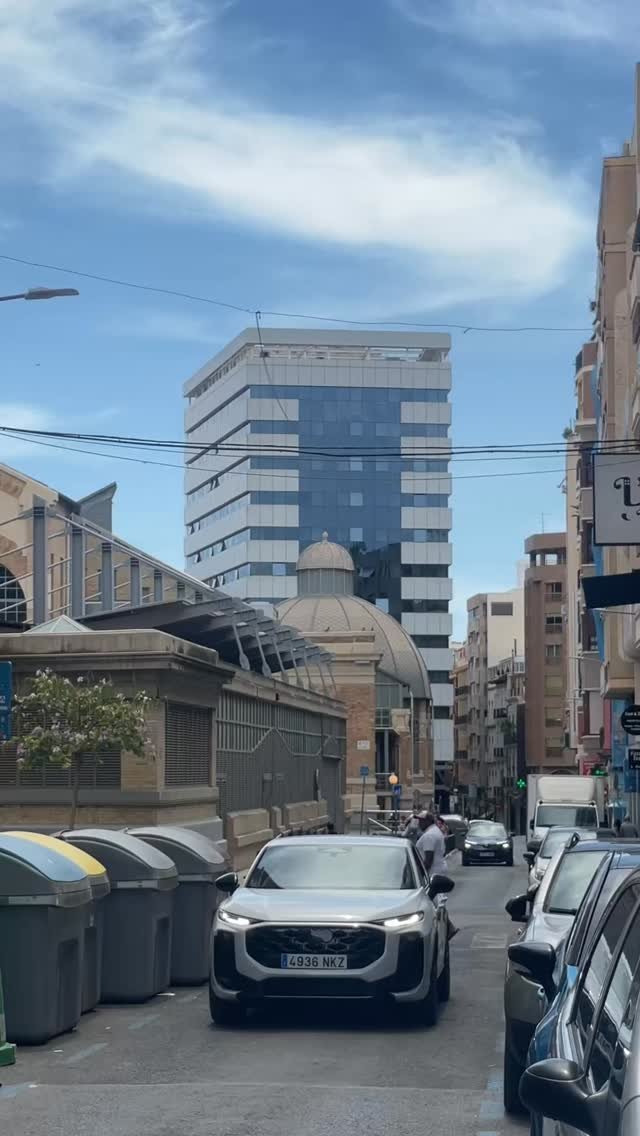 Muy pronto, nueva vida para este edificio junto al Mercado Central de Alicante.Conservando su fachada original y transformando su interior, comenzamos a dar forma a un proyecto que combinará historia y nueva arquitectura.#ardestudio #alicante #arquitectura #architecture #architectureandesign
